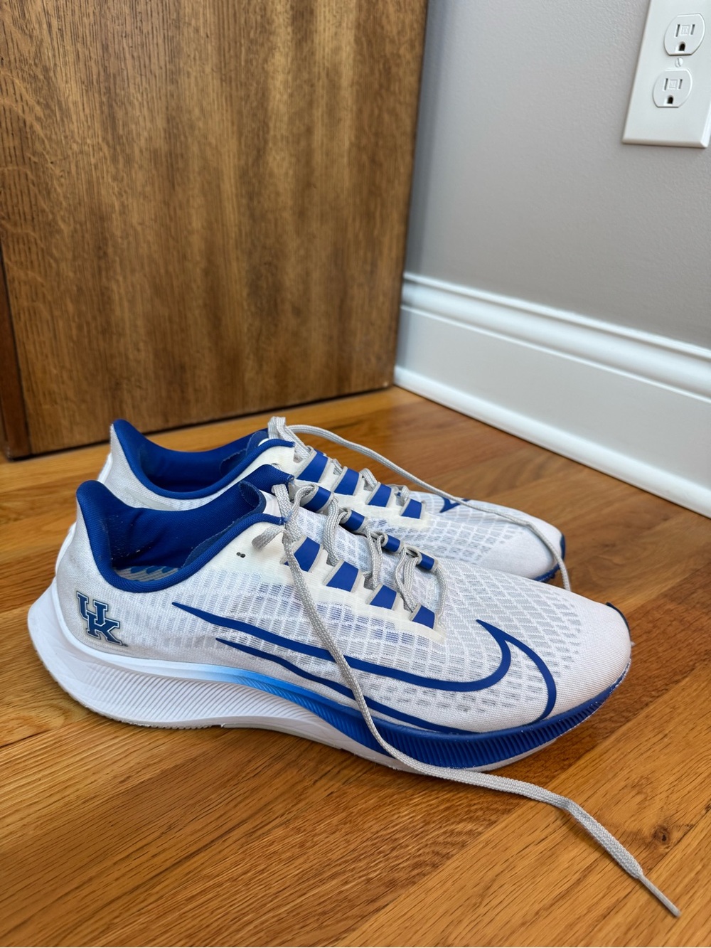 Nike Air zoom Pegasus 37 Kentucky white and blue sneakers